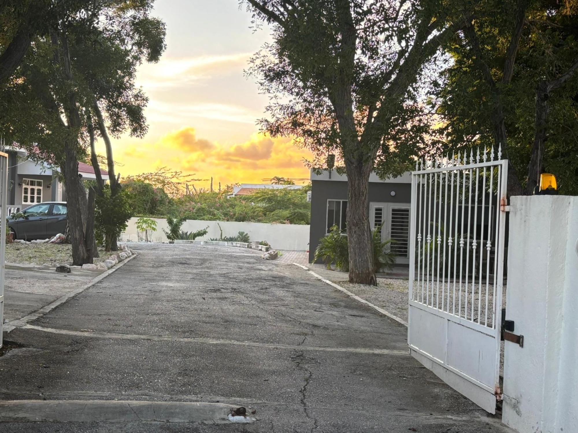וילמסטאד Advantage Apartments Curacao מראה חיצוני תמונה